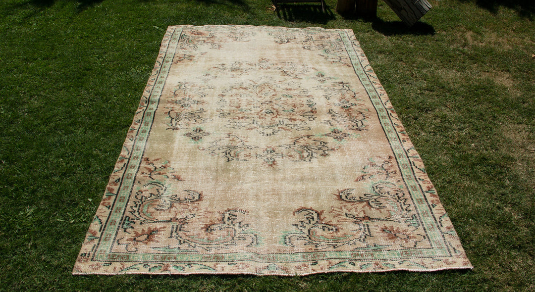 Vintage Handmade Unique Rug  4'11'' X 8'6''