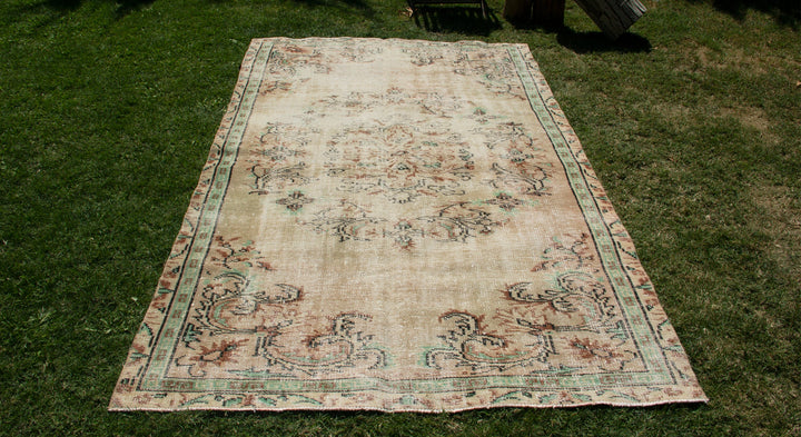 Vintage Handmade Unique Rug  4'11'' X 8'6''