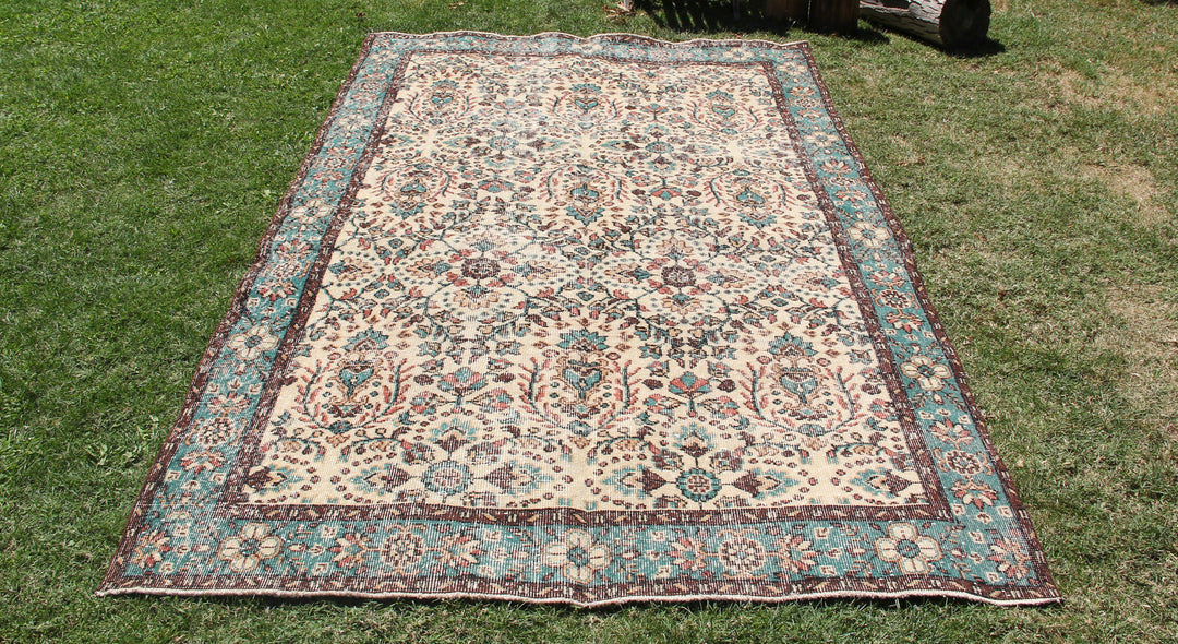 Vintage Handmade Unique Rug  5'5'' X 9'1''