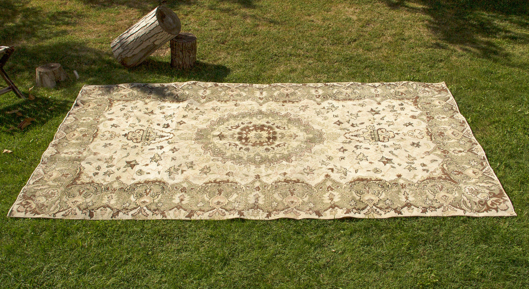 Vintage Handmade Unique Rug  5'6'' X 8'11''