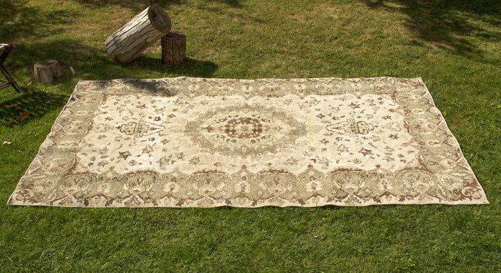 Vintage Handmade Unique Rug  5'6'' X 8'11''