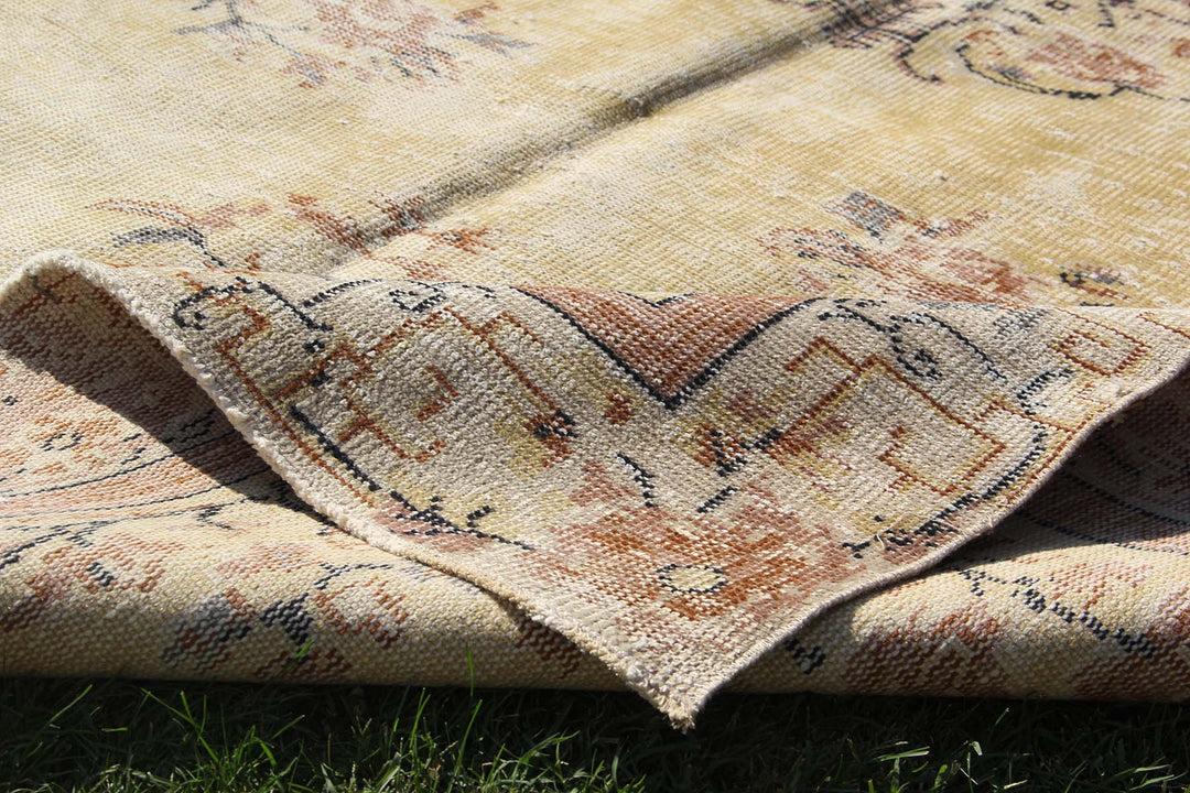 Vintage Handmade Unique Rug  5'8'' X 9'0''