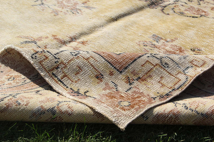 Vintage Handmade Unique Rug  5'8'' X 9'0''