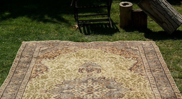 Vintage Handmade Unique Rug  5'1'' X 8'5''