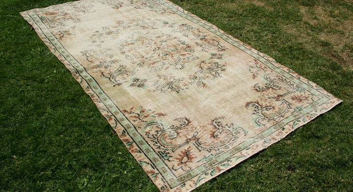 Vintage Handmade Unique Rug  4'11'' X 8'6''
