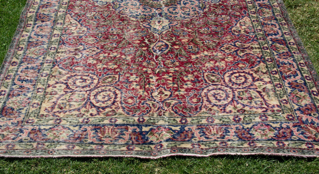 Vintage Handmade Unique Rug  5'1'' X 8'11''
