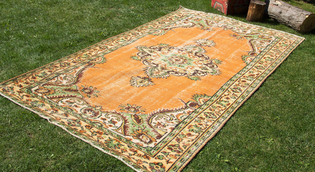 Vintage Handmade Unique Rug  5'5'' X 9'7''