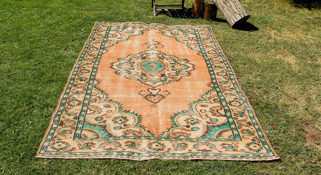 Vintage Handmade Unique Rug Natural 5'3'' X 8'7''