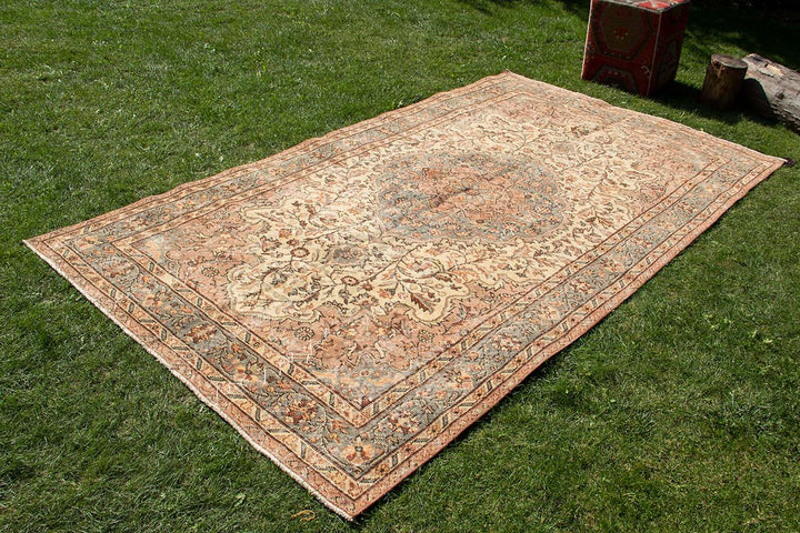 Vintage Handmade Unique Rug  5'2'' X 9'5''