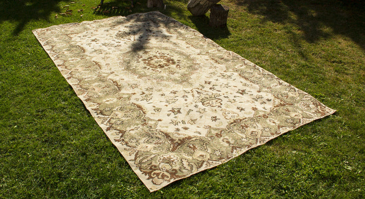 Vintage Handmade Unique Rug  5'6'' X 8'11''