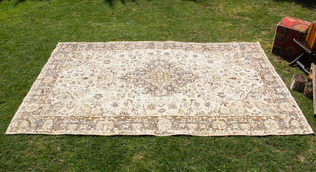 Vintage Handmade Unique Rug  6'9'' X 10'6''