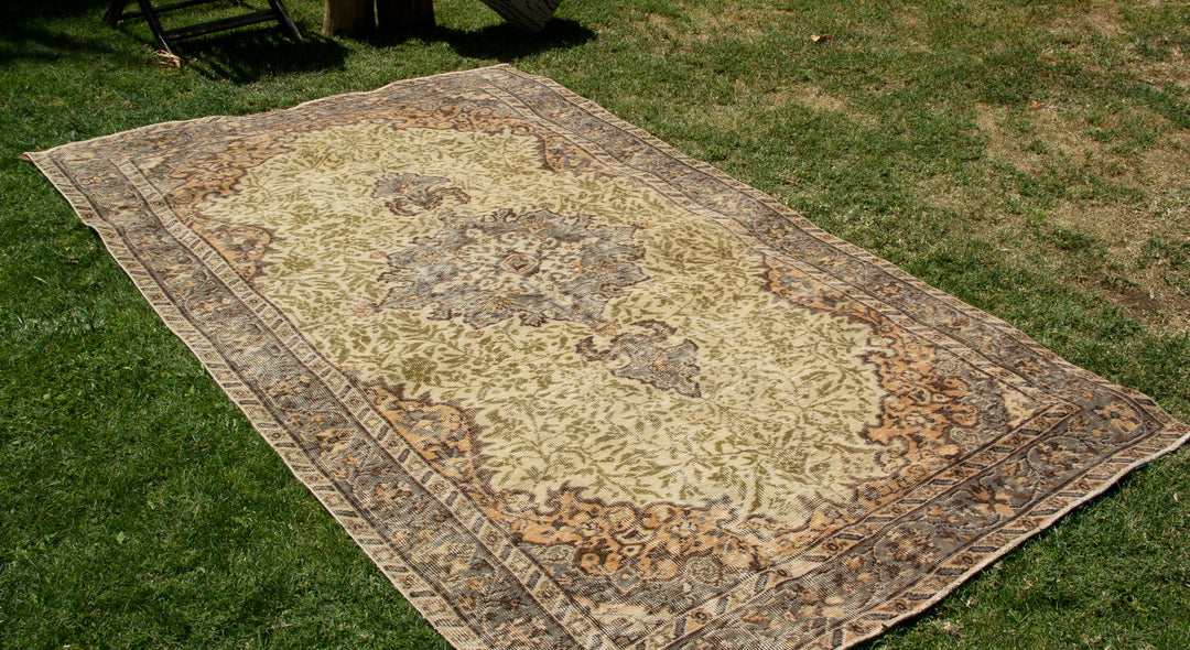 Vintage Handmade Unique Rug  5'1'' X 8'5''