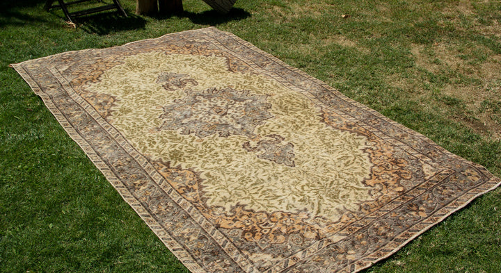 Vintage Handmade Unique Rug  5'1'' X 8'5''