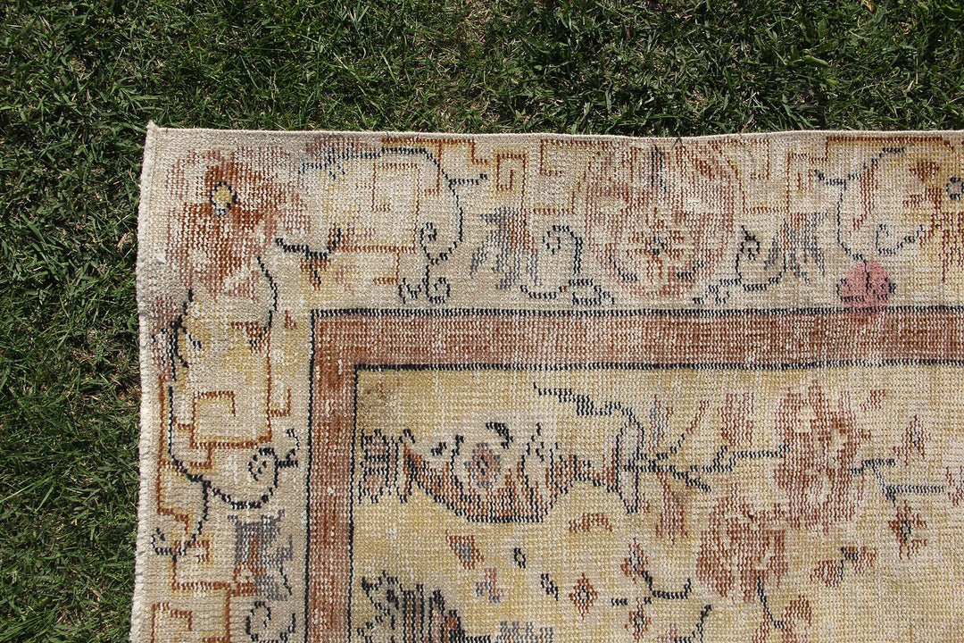 Vintage Handmade Unique Rug  5'8'' X 9'0''