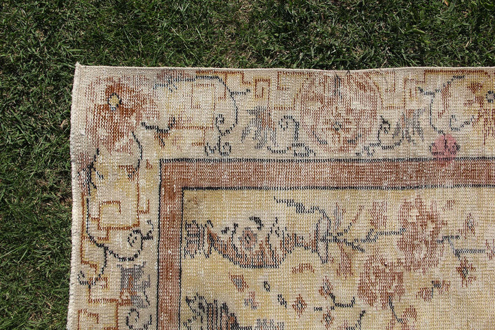 Vintage Handmade Unique Rug  5'8'' X 9'0''