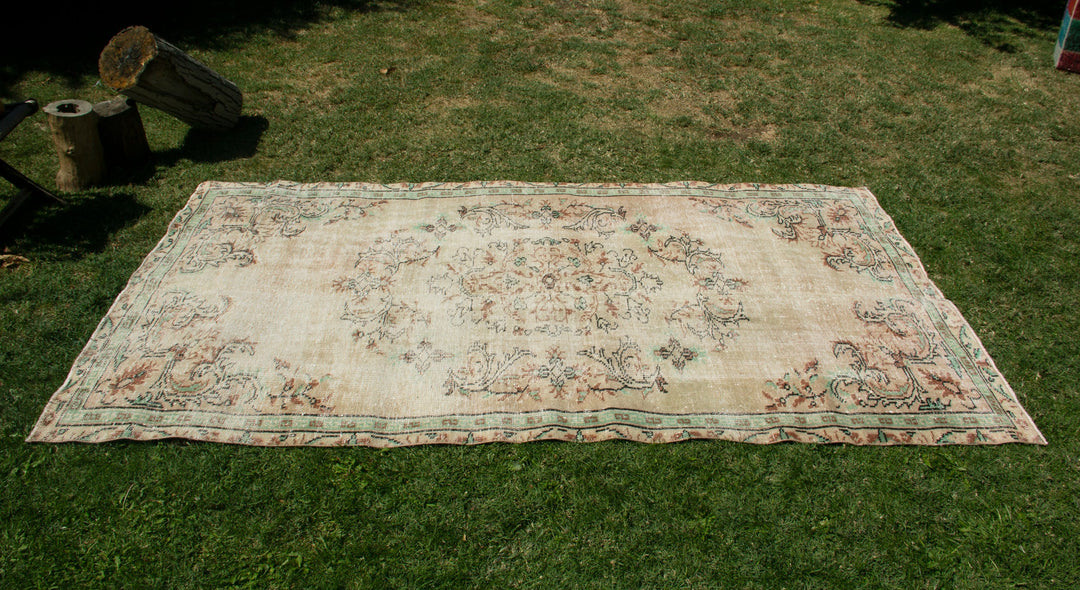 Vintage Handmade Unique Rug  4'11'' X 8'6''