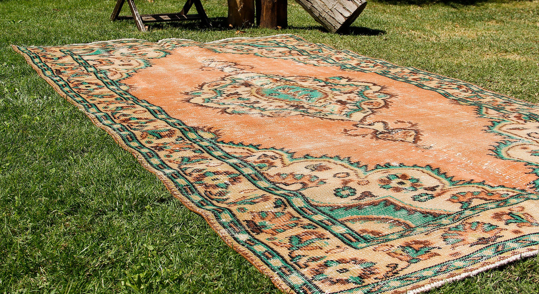 Vintage Handmade Unique Rug Natural 5'3'' X 8'7''
