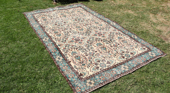 Vintage Handmade Unique Rug  5'5'' X 9'1''
