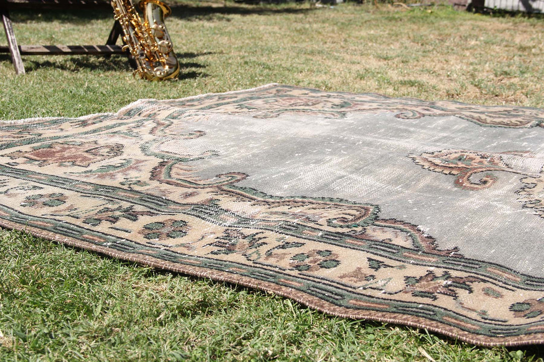 Vintage Handmade Unique Rug  5'10'' X 9'6''
