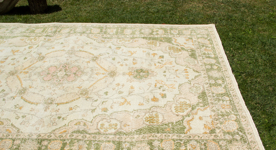 Vintage Handmade Unique Rug  6'0'' X 9'5''