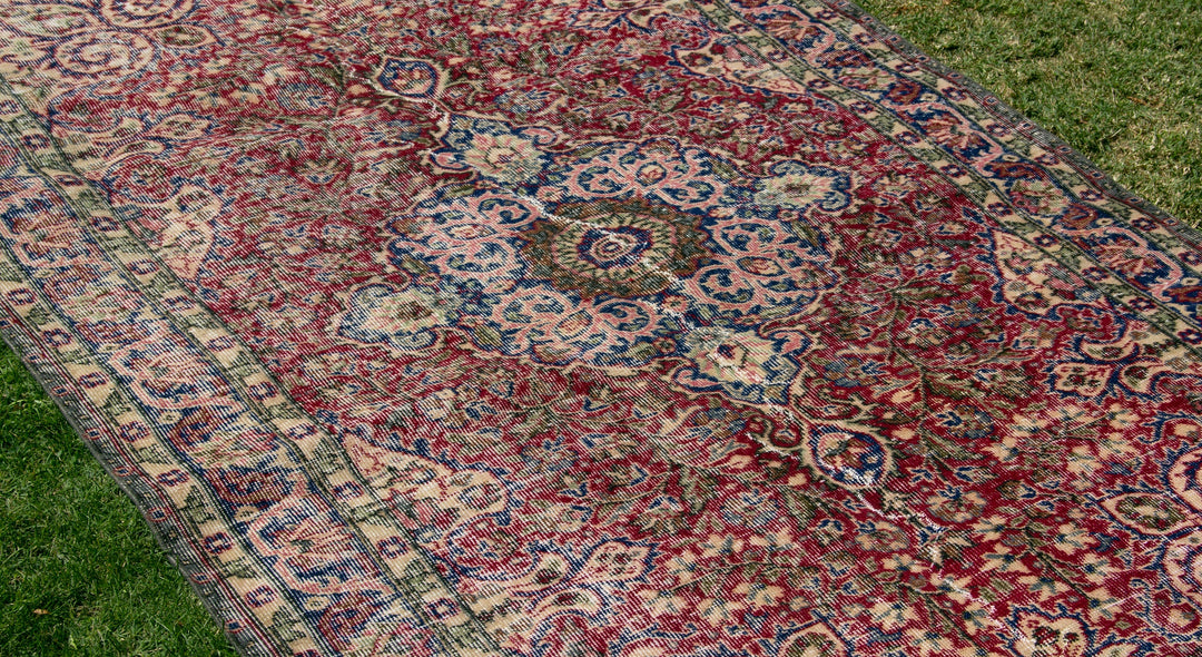 Vintage Handmade Unique Rug  5'1'' X 8'11''