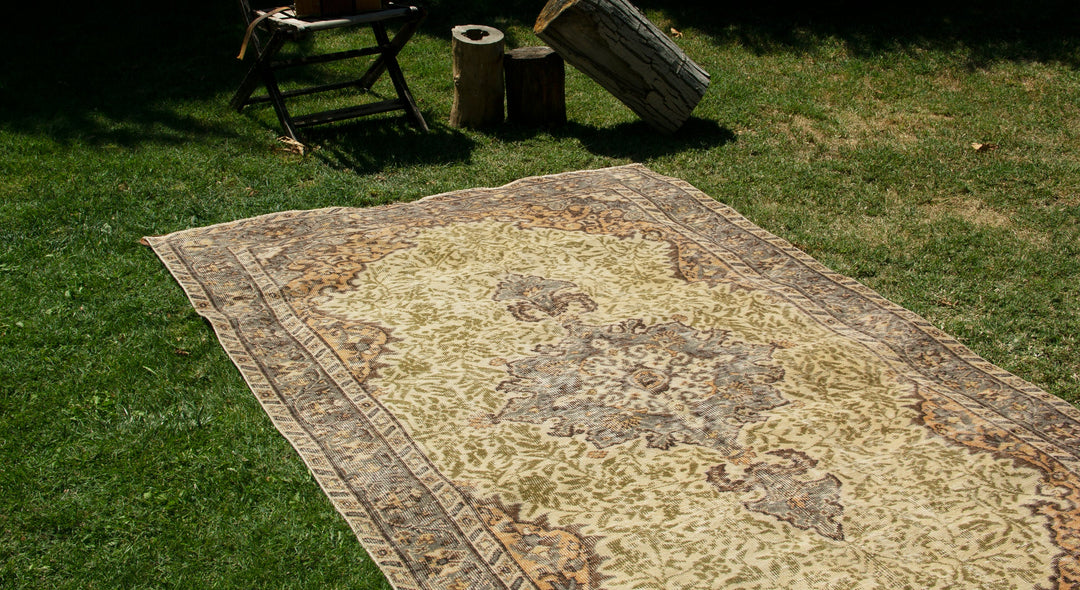 Vintage Handmade Unique Rug  5'1'' X 8'5''