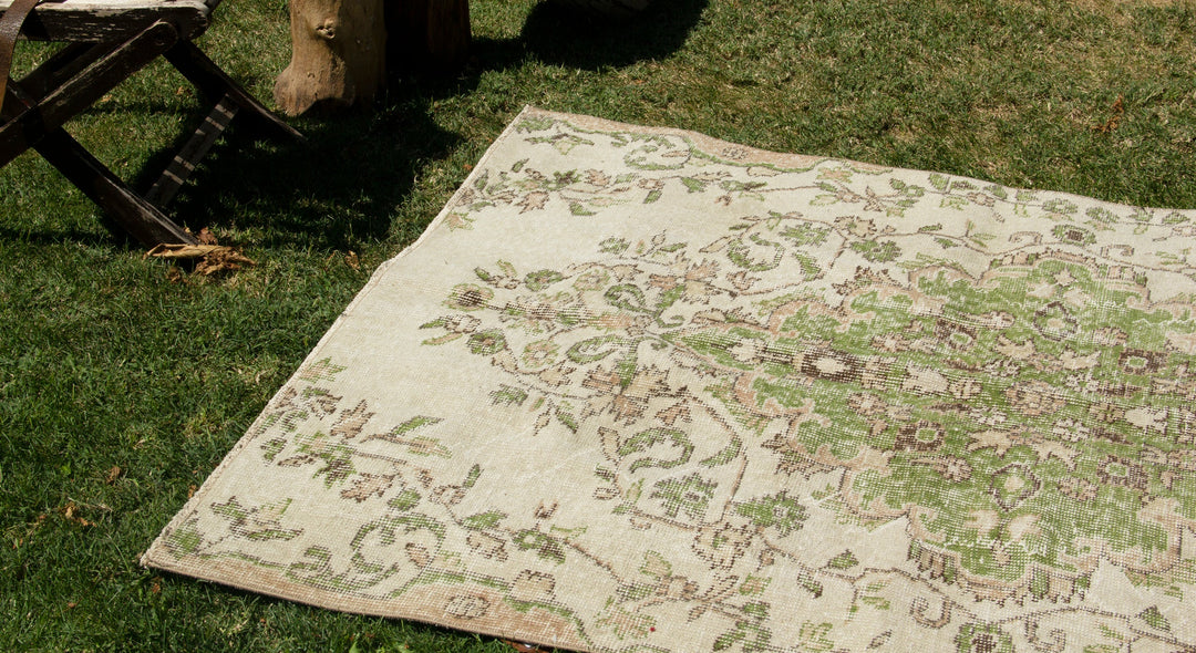 Vintage Handmade Unique Rug  4'8'' X 6'7''