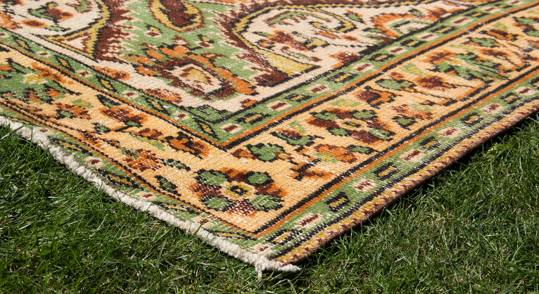 Vintage Handmade Unique Rug  5'5'' X 9'7''