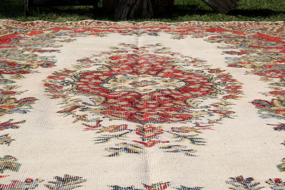 Vintage Handmade Unique Rug  5'10'' X 9'6''