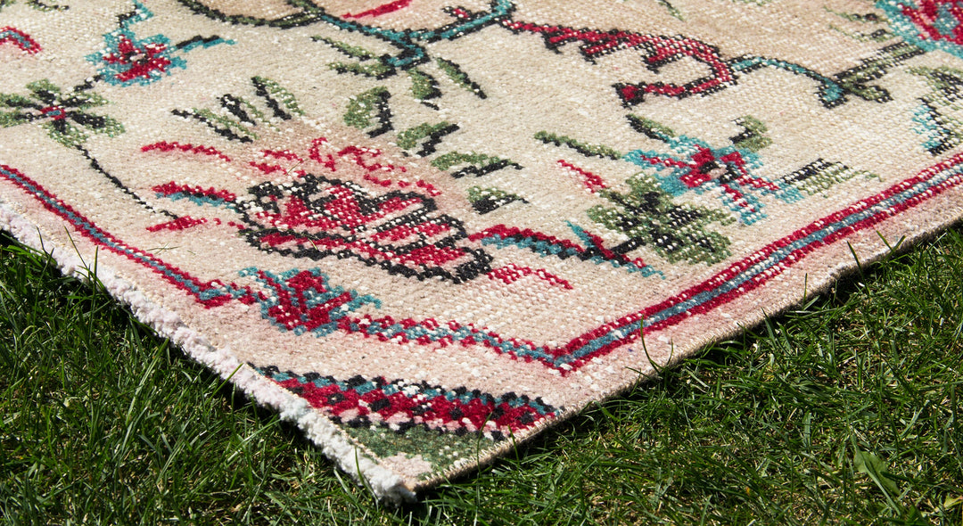 Vintage Handmade Unique Rug  4'2'' X 8'1''