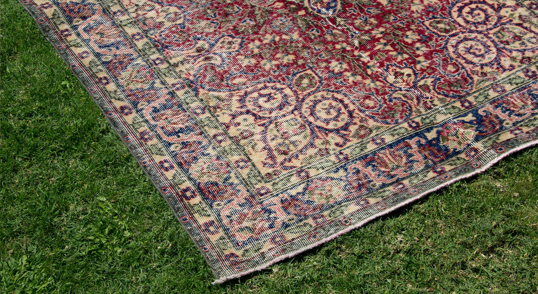 Vintage Handmade Unique Rug  5'1'' X 8'11''