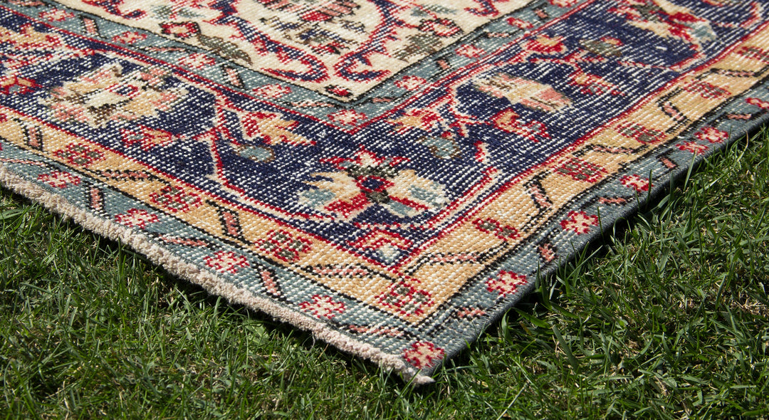 Vintage Handmade Unique Rug  5'9'' X 9'9''