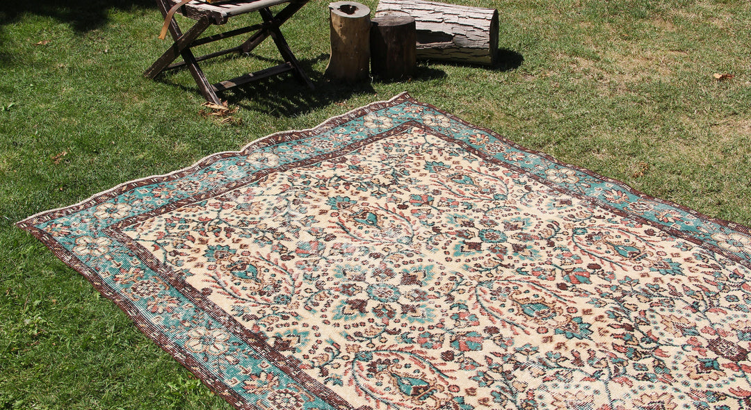 Vintage Handmade Unique Rug  5'5'' X 9'1''