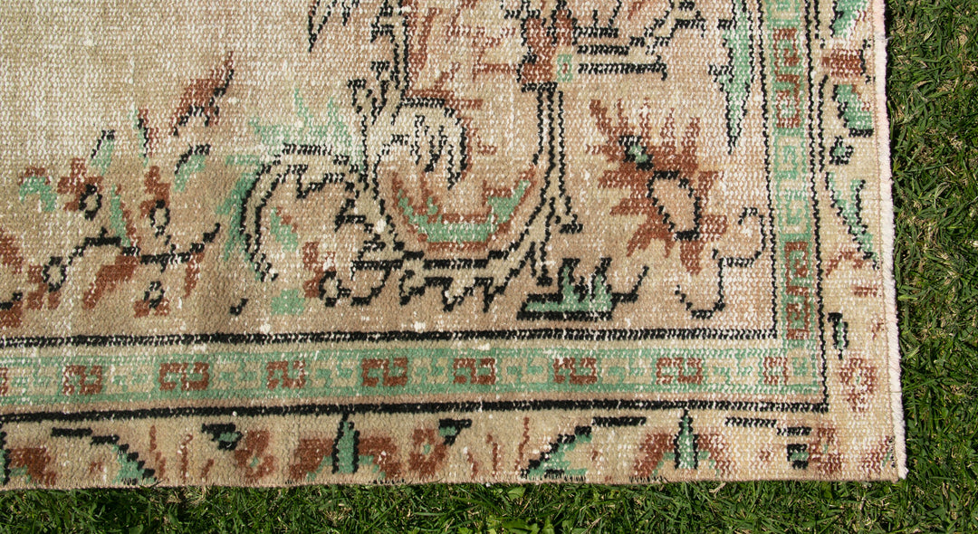 Vintage Handmade Unique Rug  4'11'' X 8'6''