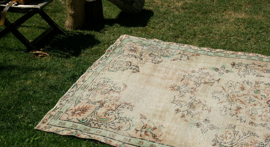 Vintage Handmade Unique Rug  4'11'' X 8'6''