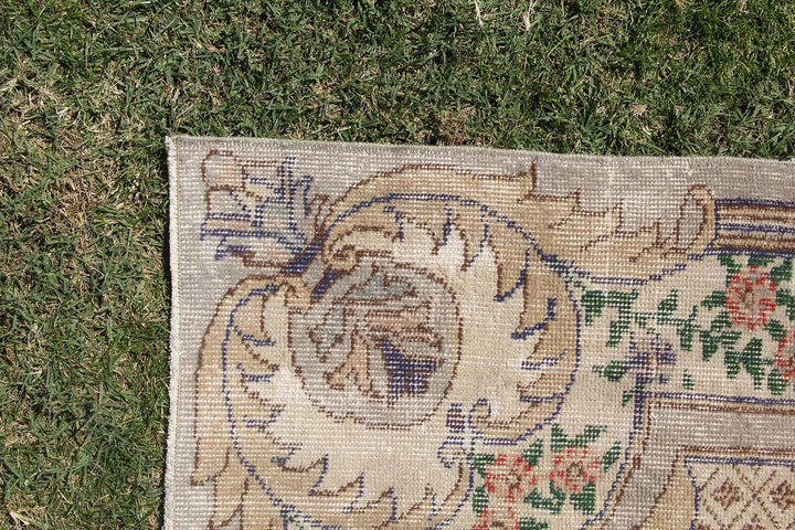Vintage Handmade Unique Rug  5'5'' X 8'9''
