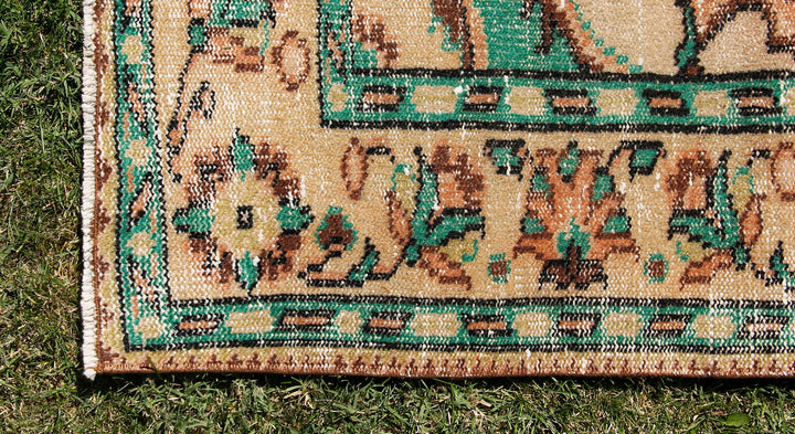 Vintage Handmade Unique Rug Natural 5'3'' X 8'7''