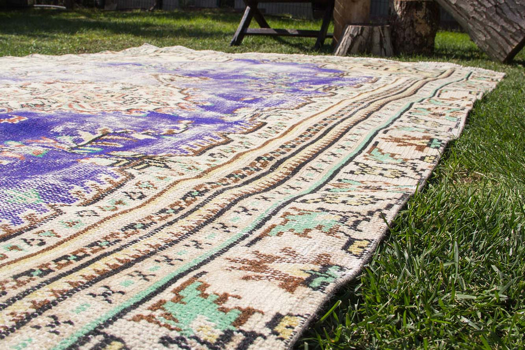 Vintage Handmade Unique Rug  5'1'' X 8'9''