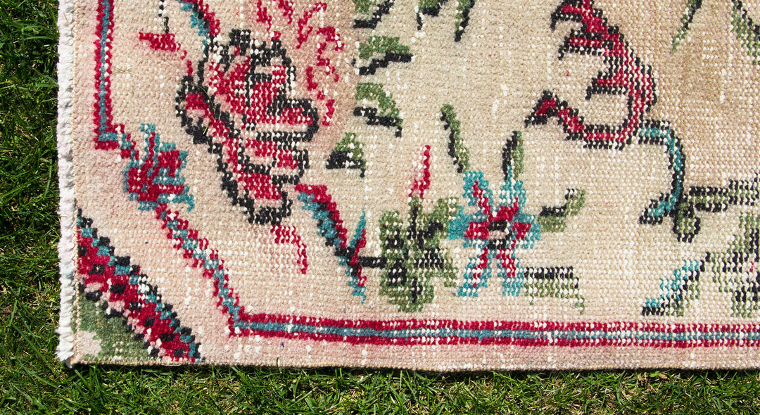 Vintage Handmade Unique Rug  4'2'' X 8'1''