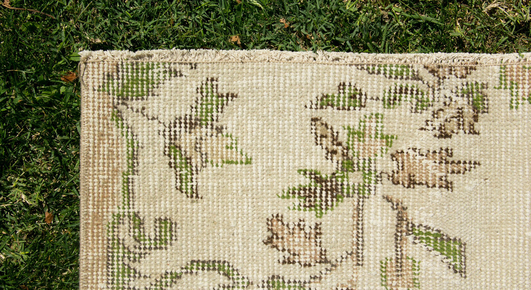 Vintage Handmade Unique Rug  4'8'' X 6'7''