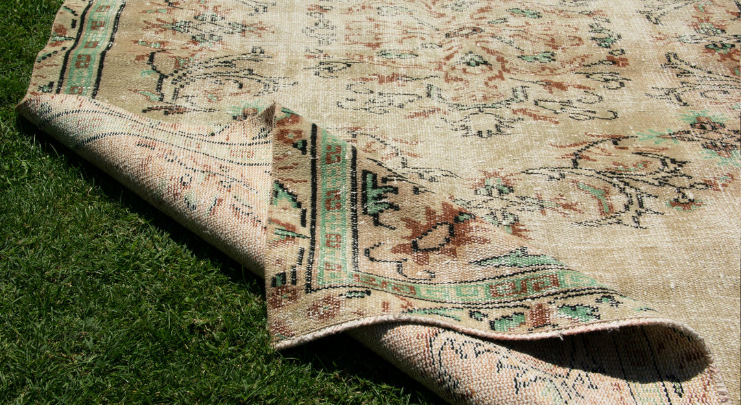 Vintage Handmade Unique Rug  4'11'' X 8'6''