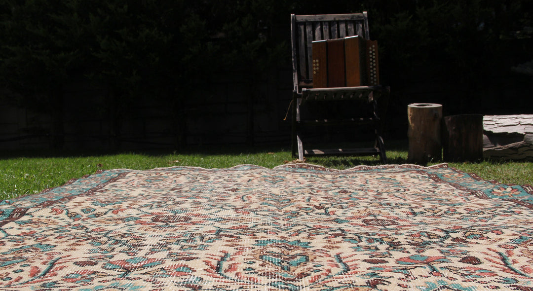 Vintage Handmade Unique Rug  5'5'' X 9'1''