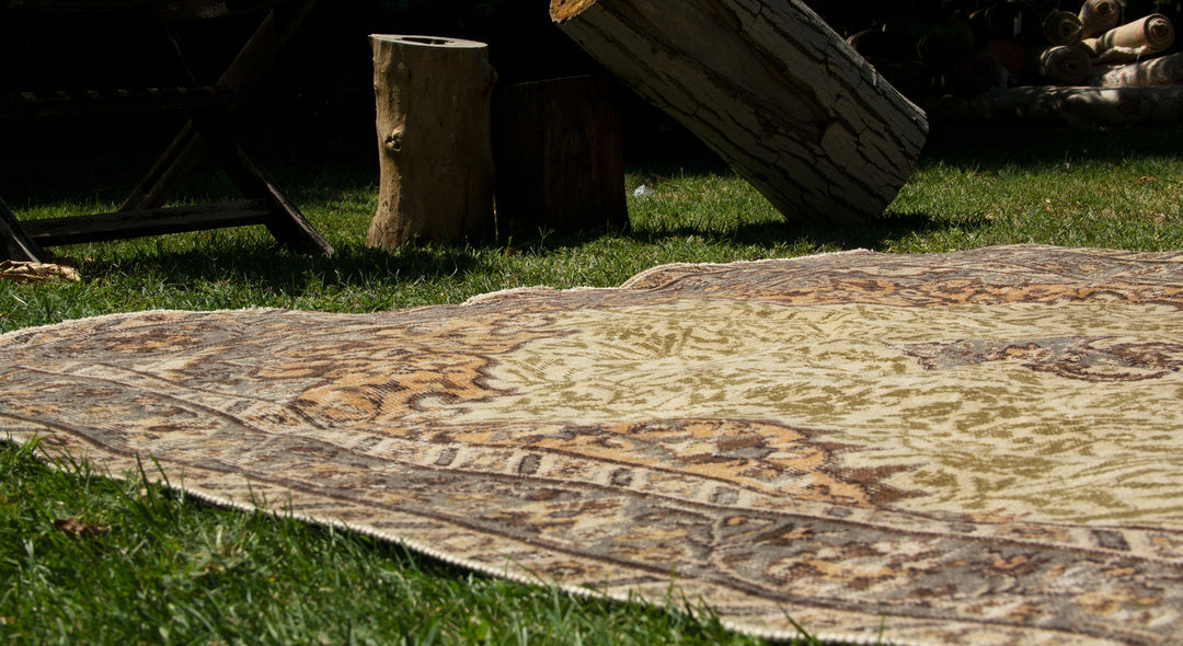 Vintage Handmade Unique Rug  5'1'' X 8'5''