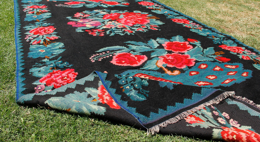 Handmade Unique Rug Kilim  5'6'' X 11'2''