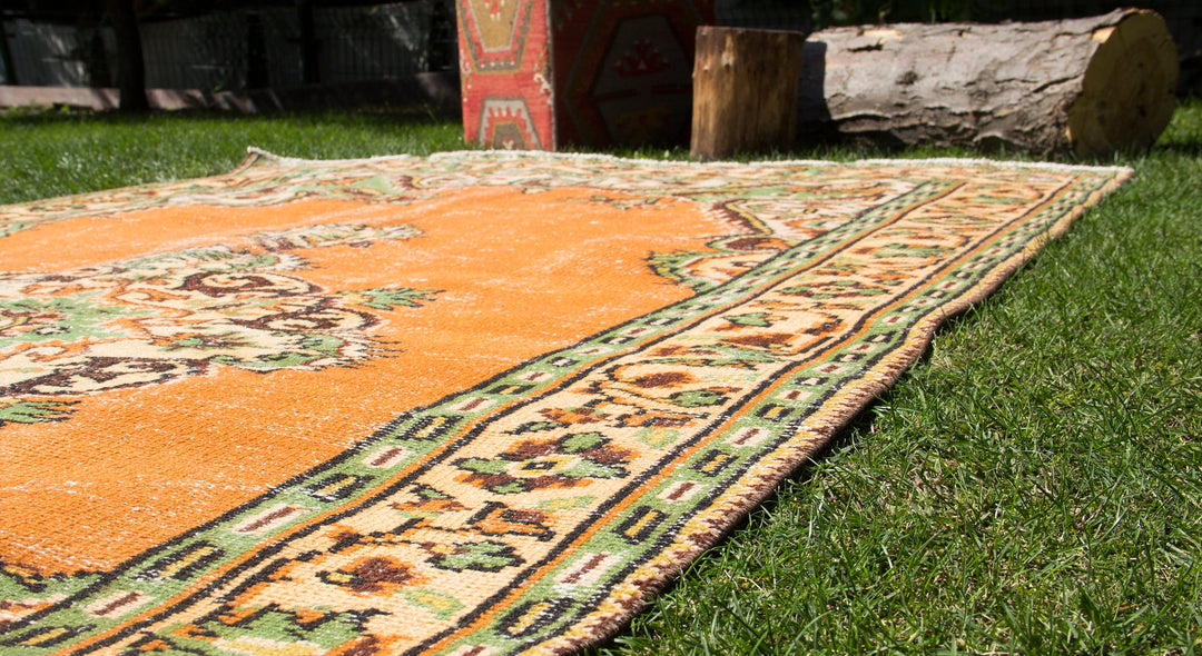 Vintage Handmade Unique Rug  5'5'' X 9'7''