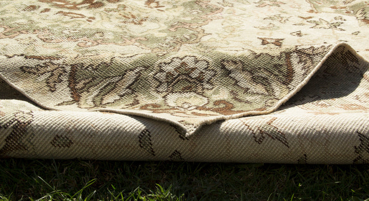 Vintage Handmade Unique Rug  5'6'' X 8'11''