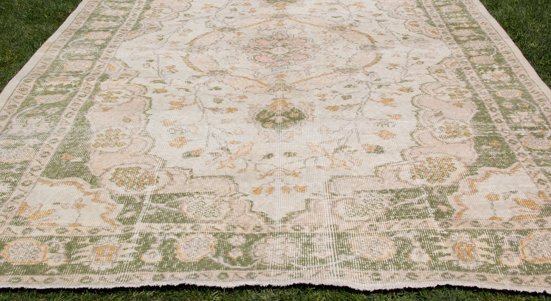 Vintage Handmade Unique Rug  6'0'' X 9'5''