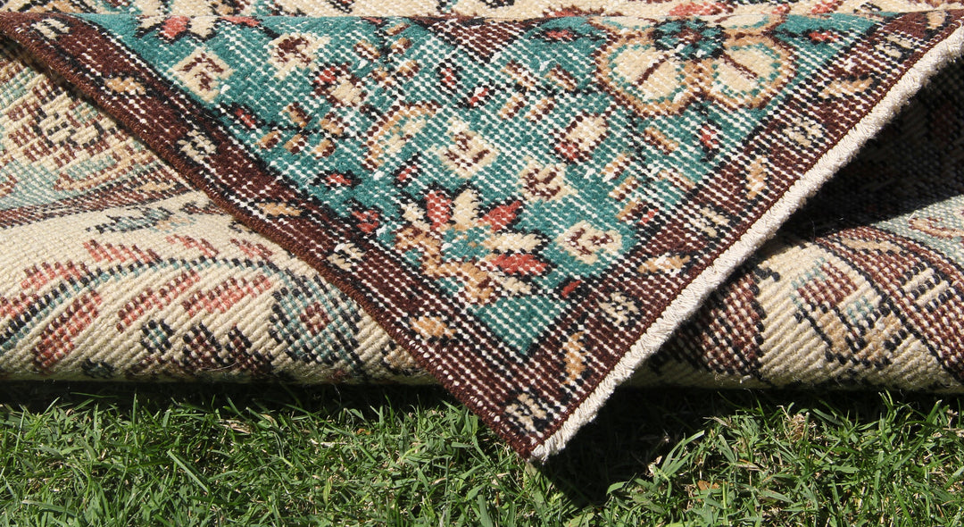 Vintage Handmade Unique Rug  5'5'' X 9'1''