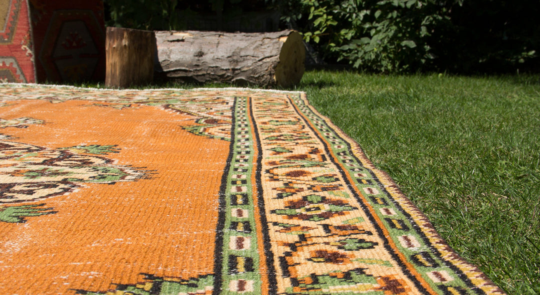 Vintage Handmade Unique Rug  5'5'' X 9'7''