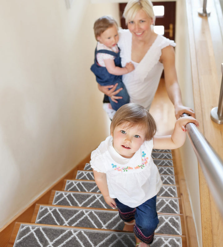 Stair Treads Rug 9"x28" Vintage Collection | Gray & White